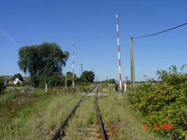 Der Bahn�bergang in Donndorf am 09.09.2004. (Foto: Carsten Klinger)