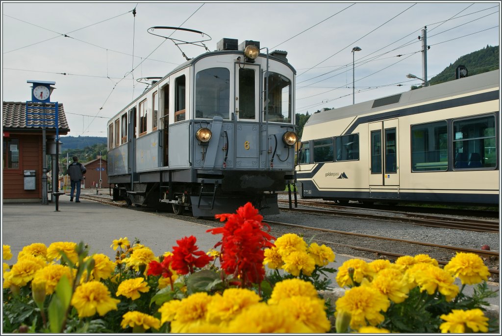 Der BCFeh 4/4 N 6 ex- Monthey-Chmpray-Morgins/AOMC bei der Blonay-Chmby Bahn in Blonay. 
Der 13.6 lange Triebwagen erreicht mit 380 PS eine Hchstgeschwindigkeit vom 25 km/h und wurde 1908 bei SLM Winterthur/SIG Neuhausen und Alioth Mnchenstein gebaut. 
   