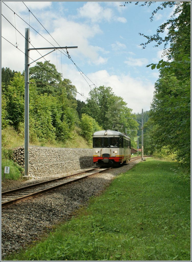 Der BDe 4/4 N 5 erreicht in Krze Les Frtes.
19.08.2010