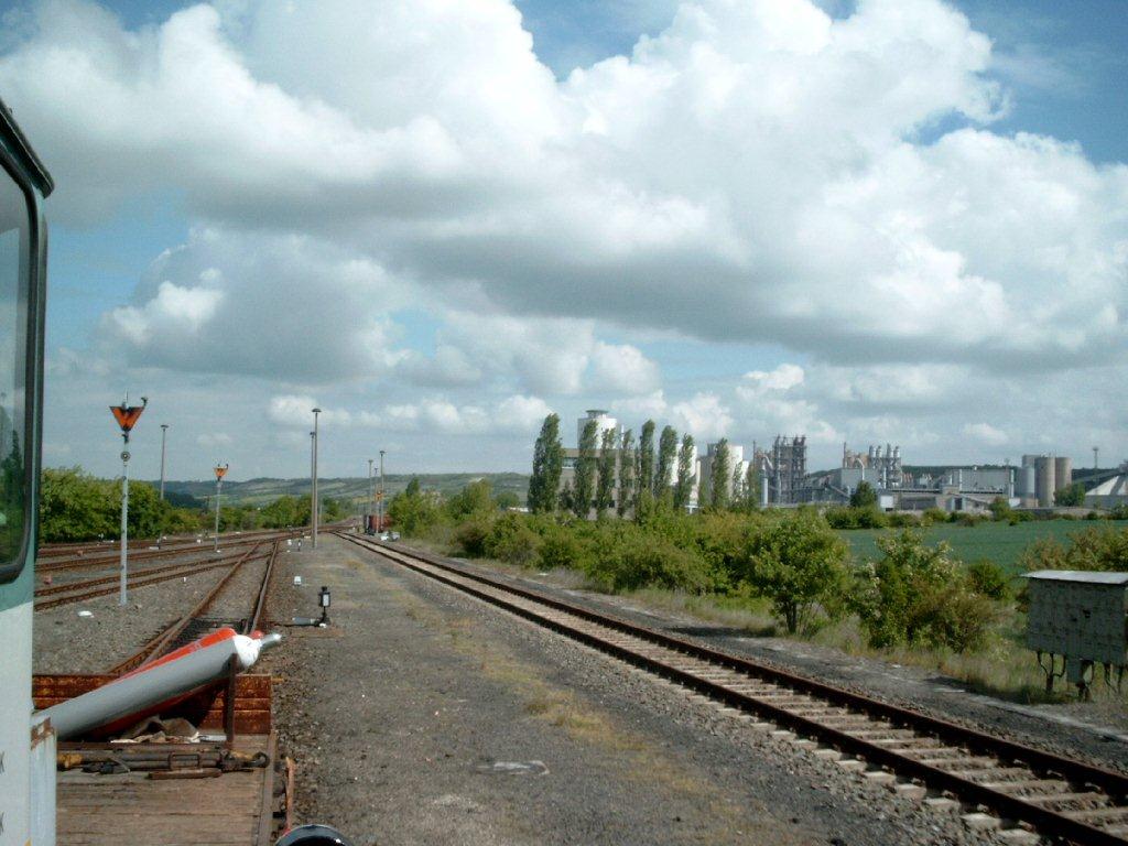 Der Beginn der Abstellgruppe  100er Gleise  am Zementwerk Karsdorf; 2007 (Foto: Dieter Bauer)
