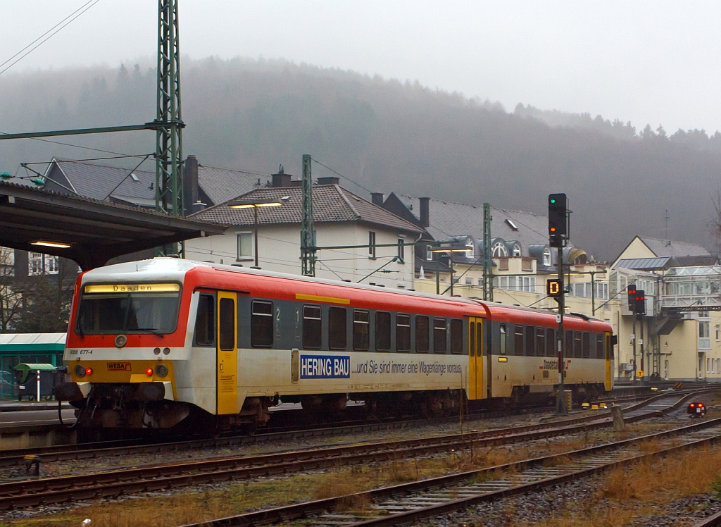 Der Dieseltriebzug 928 677-4 / 628 677-7 Daadetalbahn der Westerwaldbahn (WEBA) fhrt am 06.01.2013 vom Bahnhof Betzdorf (Sieg) in Richtung Daaden los.