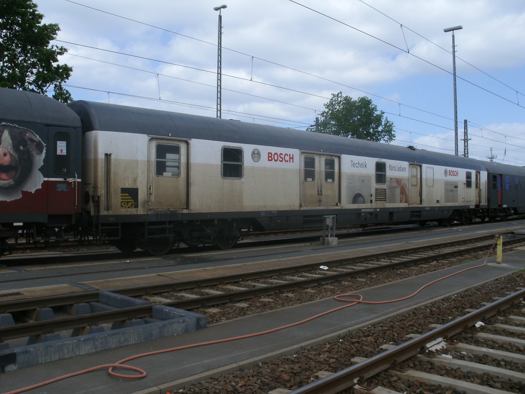 Der frhre Postwagen 56 80 89-35 708-7,am 12.Mai 2012,im Abstellbahnhof Berlin Grunewald.