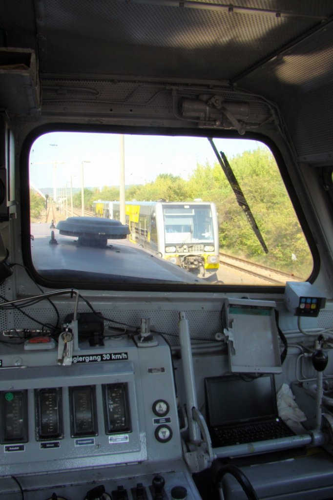 Der Führerstand der EBS 346 502-7 (98 80 3346 502-8 D-EBS), am 25.09.2011 zum 6. Dampflokfest der IG Unstrutbahn e.V. in Karsdorf. (Foto: Günther Göbel)