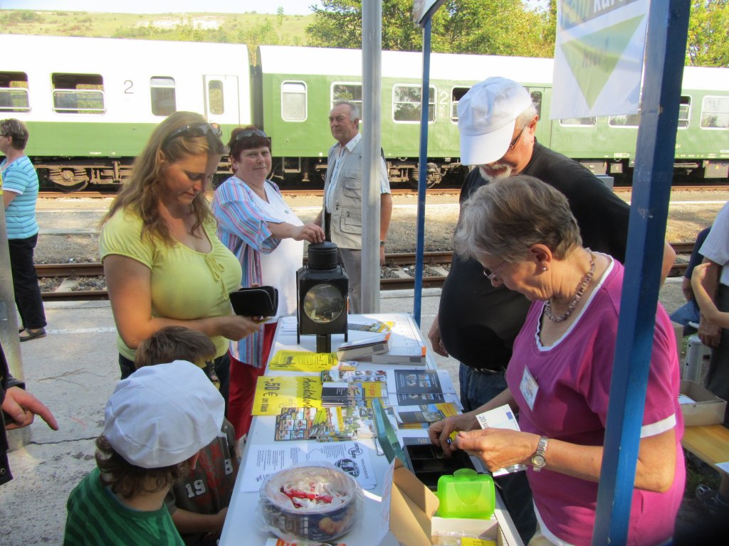 Der Infostand unserer IG w�hrend dem 6. Dampflokfest in Karsdorf; 25.09.2011 (Foto: Dieter Thomas)