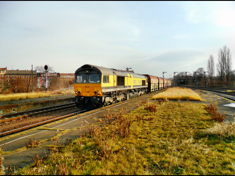 Der Kohlependel Profen - Mumsdorf am 02.12.2012 in Zeitz. R4C 66 02 hatte am dem Tag die Aufgabe den DGS 99703 von Profen nach Mumsdorf zu bringen.