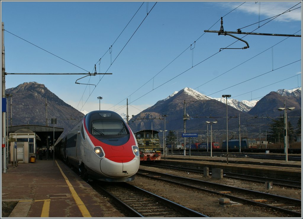 Der leicht versptete ETR 610 zur Weiterfahrt nach Milano in Domossola.
23.1.12