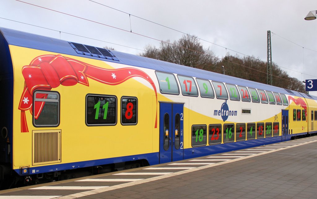 Der  METRONOM - Adventskalender  ist auch wieder unterwegs! Gesehen am 01.12.2012 im Bahnhof Tostedt.