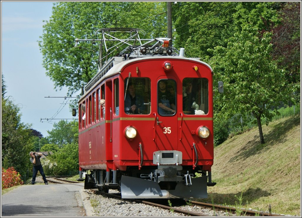 Der RhB-ABe 4/4 Nr.35 wird von Stefan abgelichtet.
(20.05.2012)