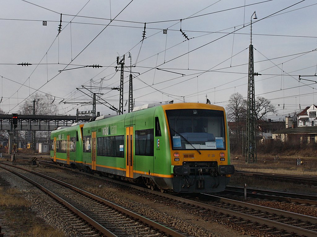 Der VT 27 und der VT 28 der Waldbahn als BLB Ersatzzug am 01.01.2010 bei der Ausfahrt aus Freilassing. 
