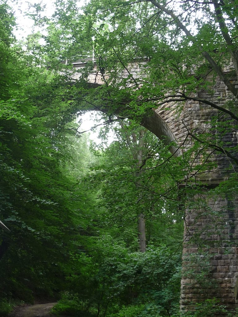 Die 12 Apostelbr�cke bei Bad Bibra. Die Br�cke ist 20 m hoch und wurde von 1912 bis 1914 erbaut; 10.07.2011 (Foto: Karolin Thomas)