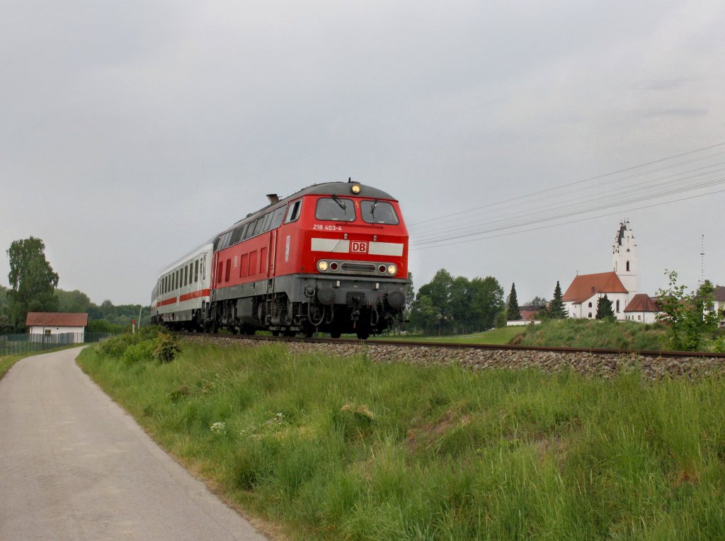 Die 218 403 mit dem IC Rottalerland am 14.05.2011 unterwegs bei Huldsessen.