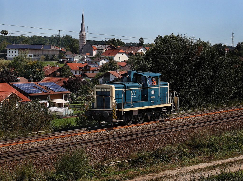 Die 260 106 am 12.09.2010 unterwegs bei Ostermnchen. 
