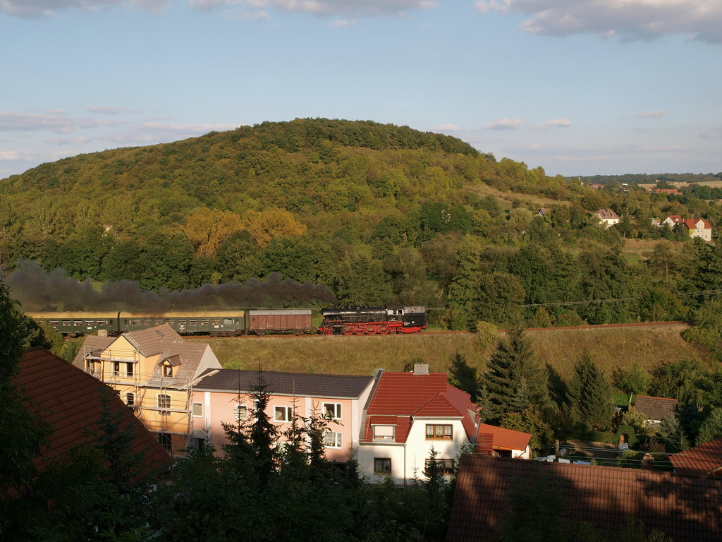 Die 65 1049-9 vom SEM Chemnitz mit dem DPE 35978 von Freyburg nach Chemnitz, am 12.09.2009 bei Mertendorf. (Foto: Steffen Tautz)