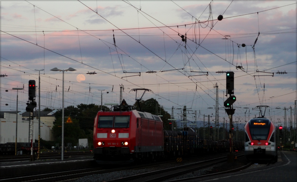 Die Cargosonne war aufgegangen als 185 188 Neuwied in Richtung Norden am 29.09.12 durchfuhr