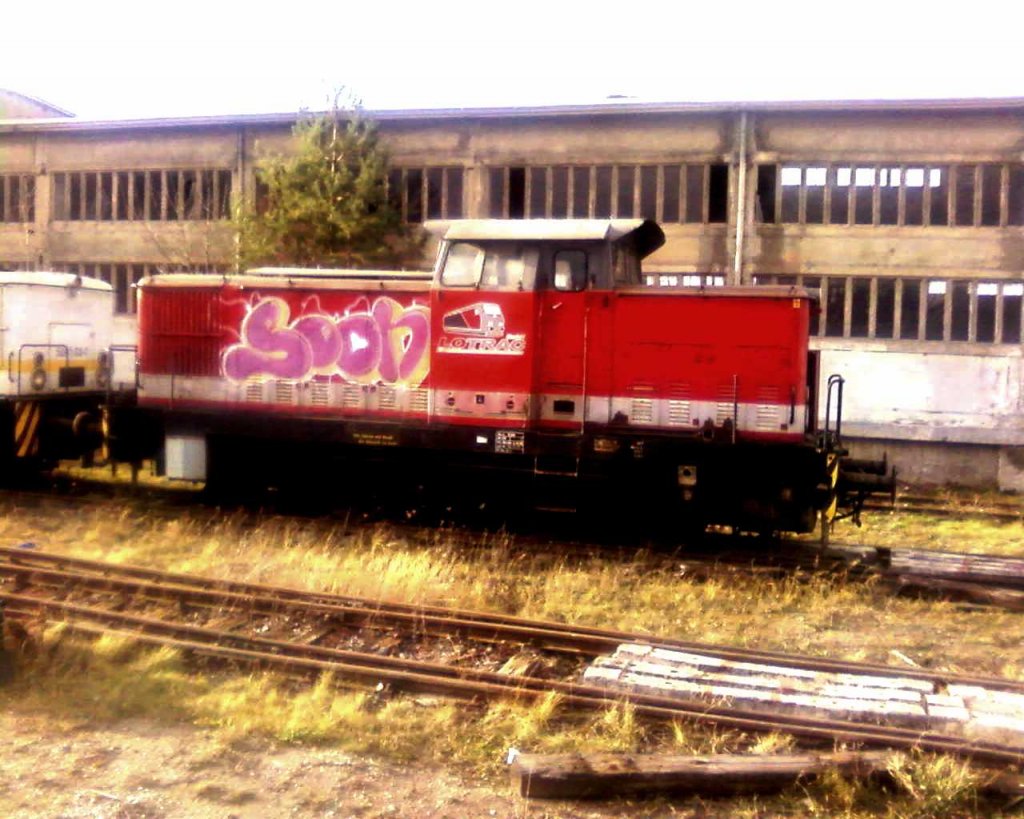 Die LOTRAC 3 (LEW 1972/13347) stand am 03.12.2011 immer noch abgestellt am Zementwerk Karsdorf.