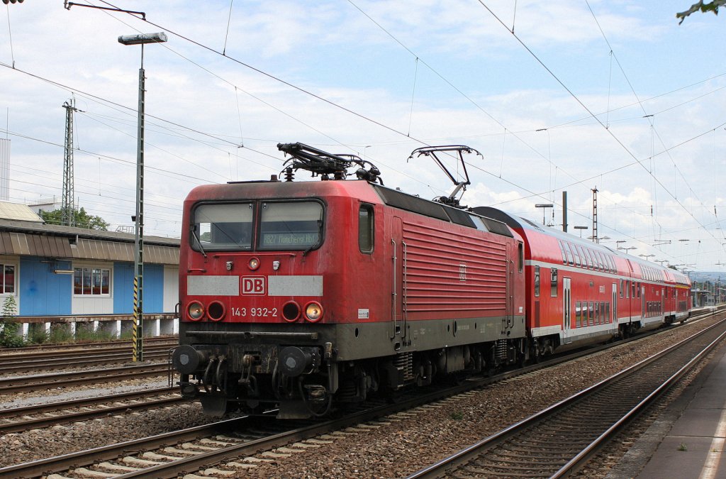 Die RB27 in Neuwied im July 2012 (10.07.). 932 -2 hat sich da vor die Kamera getraut...oder besser gesagt unfreiwillig in die Fotofalle gefahren ;)