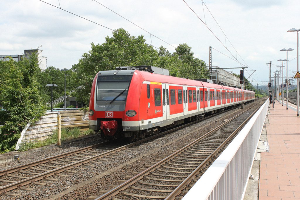 Die S12 nach Dren bei der einfahrt in Siegburg/Bonn