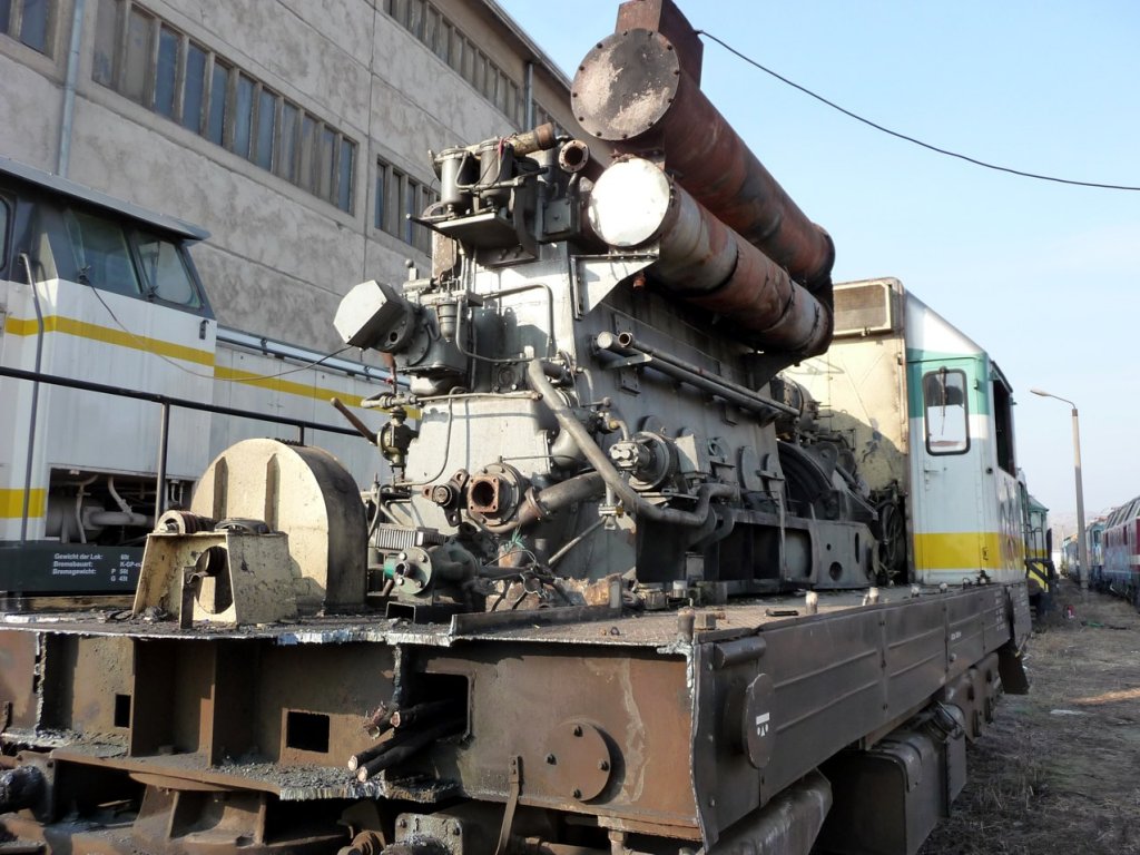 Die schon halb zerlegte ARCO 4070.03-3 am Zementwerk Karsdorf; 01.03.2011 (Foto: Klaus Pollm�cher)