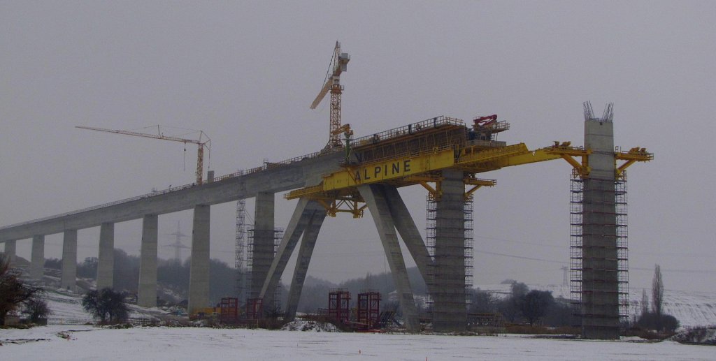 Die sich im Bau befindliche Unstruttalbr�cke bei Wetzendorf f�r die ICE-Neubaustrecke Erfurt - Leipzig/Halle; 21.01.2010