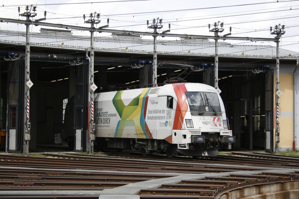 Die Werbelok 1116.130  Frontrunner  stand am 04.Mai 2013 in der Traktion Villach 