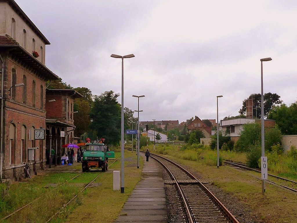 Dieser DRE Zweiwege-Unimog stand w�hrend unserem 5. Unstrutbahnfest im Bf Ro�leben; 15.08.2010 (Foto: Ralf Kuke)
