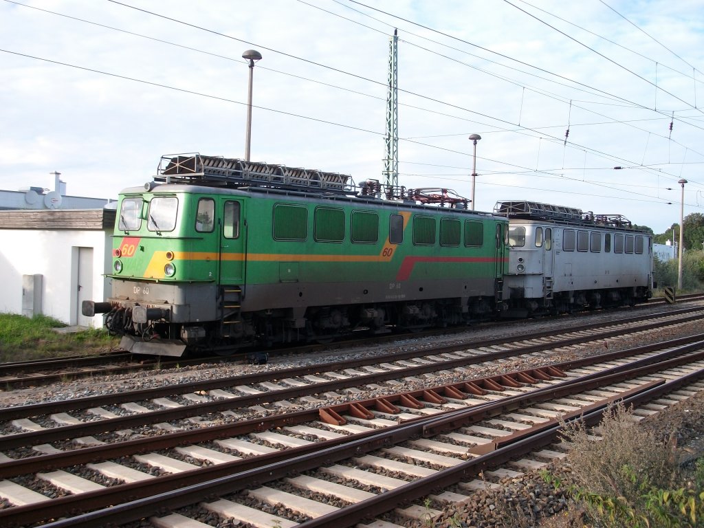 DP-60 und 50 stehen schon seit Tagen an der Nordeinfahrt von Bergen/Rgen abgestellt.