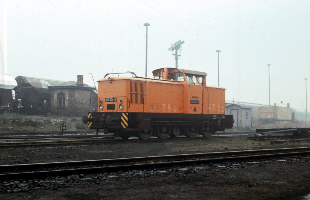 DR 105 124-2 am 04.12.1982 in Sta�furt.