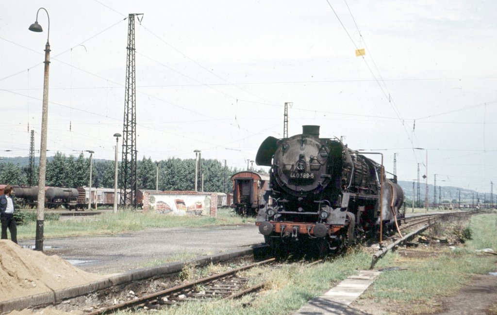 DR 44 0389-5 als Heizlok f�r die Molkerei Naumburg, am 22.06.1980 am Bahnsteig 1a in Naumburg Hbf. (Foto: Klaus Pollm�cher) 