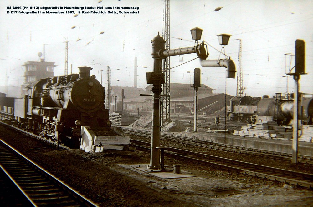 DR 58 2064 in Naumburg Hbf (S) Hbf; November 1967 (Foto: Karl-Friedrich Seitz)