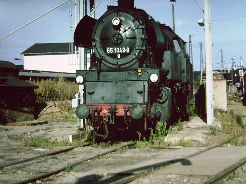 DR 65 1049-9 im Bw Naumburg; 1993 (Foto: Hans-J�rg Winterberg)