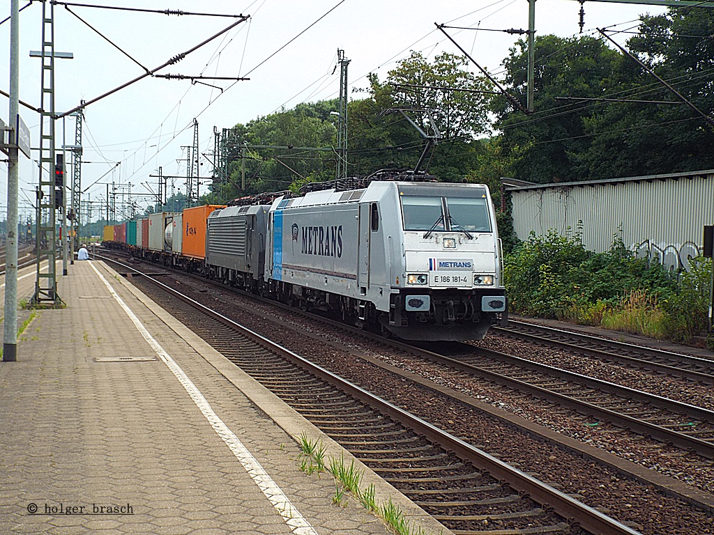 E 186 181-4 ist als vorspannlok am 27.07.13 durch hh-harburg gefahren