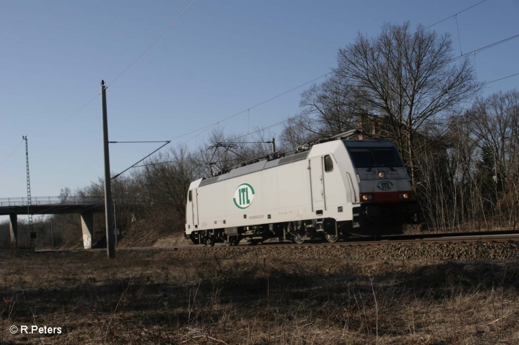 E186 140 solo bei der Einfahrt in Eisenhttenstadt. 07.03.11