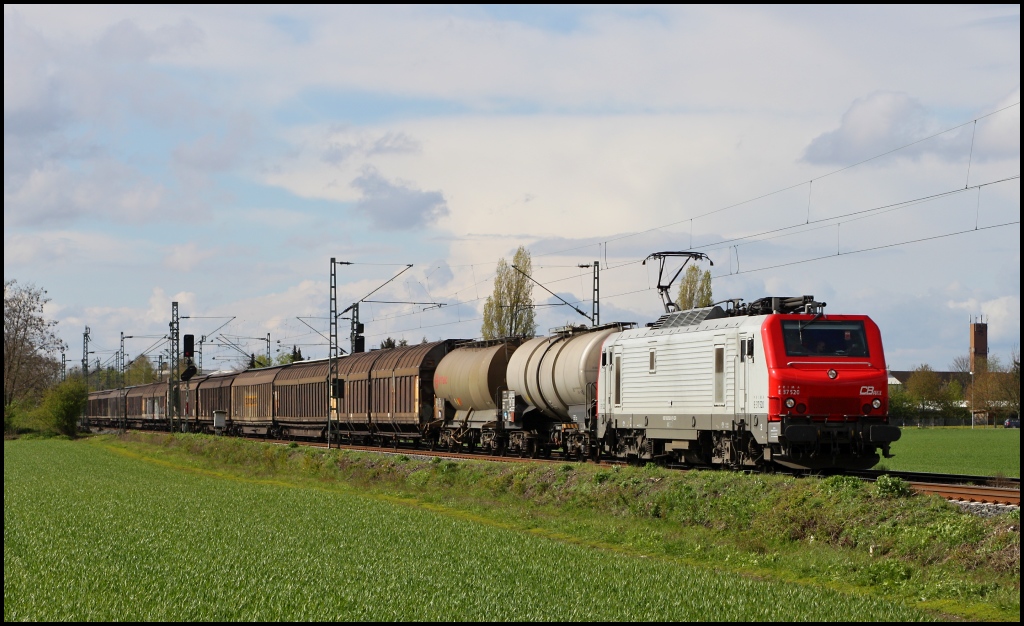 E37 520 von CB Rail am 21.04.12 in der Nhe von Neuss