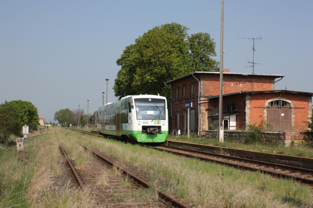 EB VT 009  Erfurt  als DPE 91385  Unstrut-Schrecke-Express I  von Erfurt Hbf nach Ro�leben, am 01.05.2012 in Gehofen. (Foto: Tom Radics)