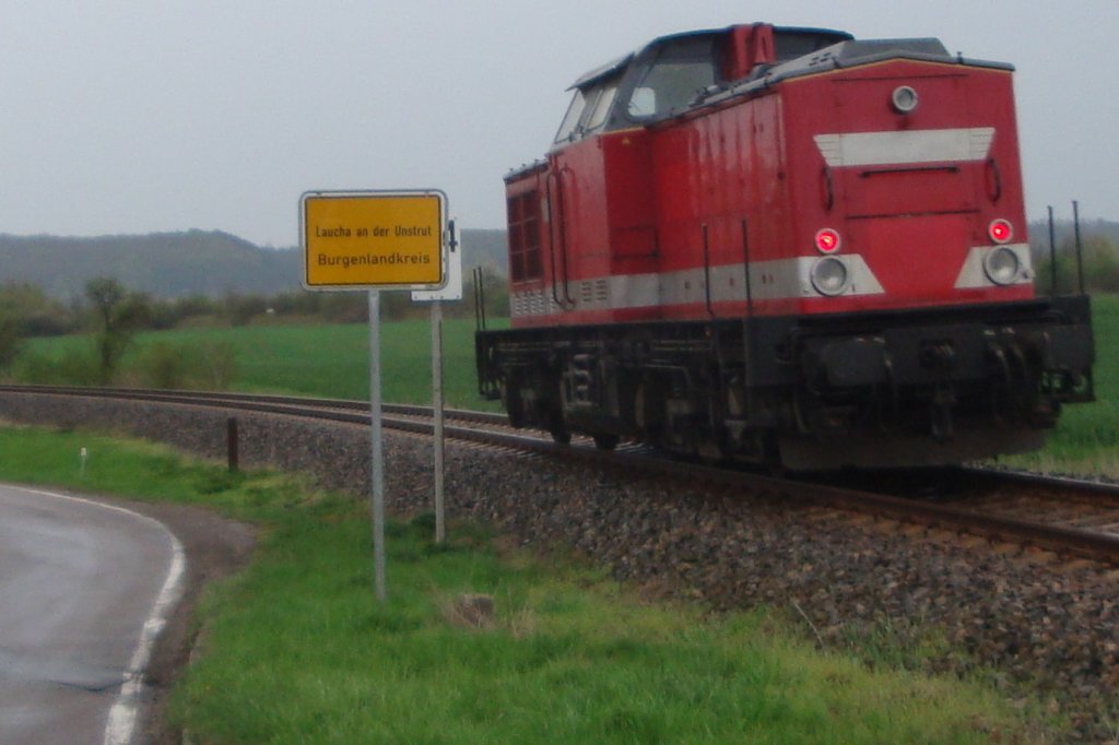 EBS 202 xxx kam am 26.04.2013 Lz aus Karsdorf und konnte von G�nther G�bel in H�he der ehemaligen Zuckerfabrik in Laucha fotografiert werden.
