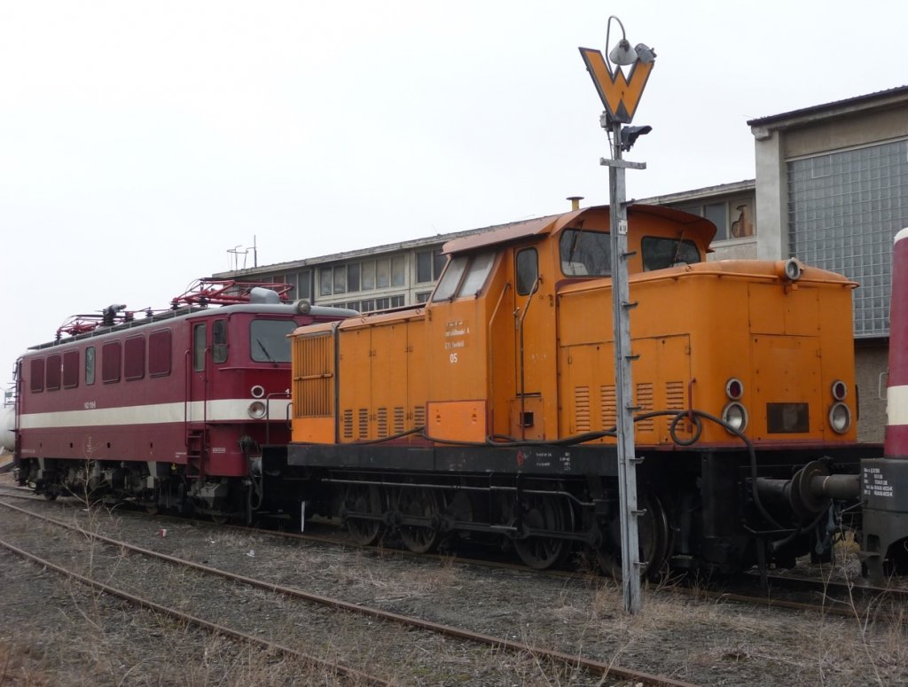 EBS 346 601-8 (ex TEV 106 601-8, LEW 17951) bei der EBS in Karsdorf; 24.02.2012 (Foto: Klaus Pollm�cher)
