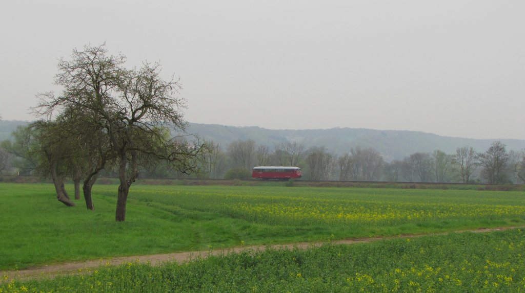 EBS 772 345-5 als DPE 32738 von Karsdorf nach Erfurt Hbf, am 01.05.2013 beim Halt am Esig von Naumburg Hbf.
