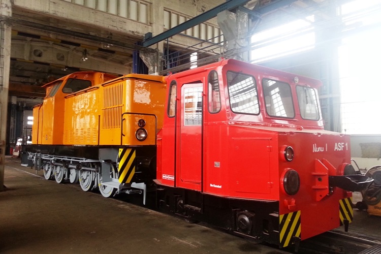 EBS ASF 1 und die EBS 346 501 (LEW 12261), am 01.05.2013 in Karsdorf. (Foto: Maik G�nzler)