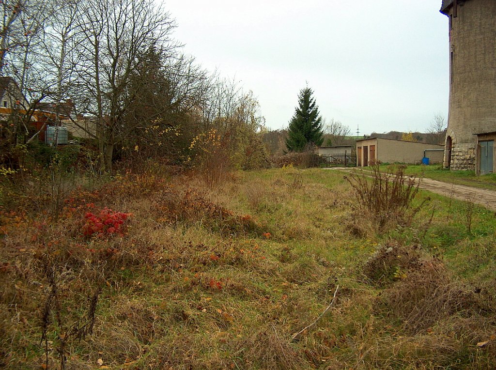 Ehemalige Bahnhofsausfahrt Richtung Lossa in Bad Bibra; 15.11.2009