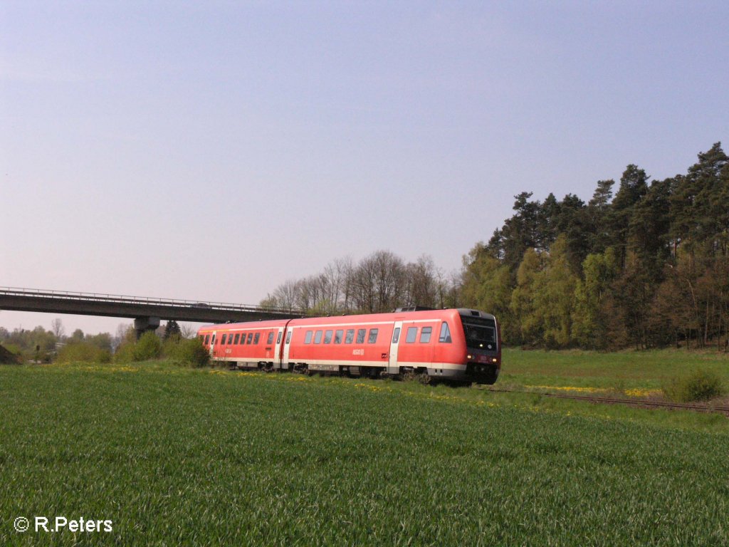 Ein 612er als RE Gera bei Richt bei Schwandorf. 27.04.08