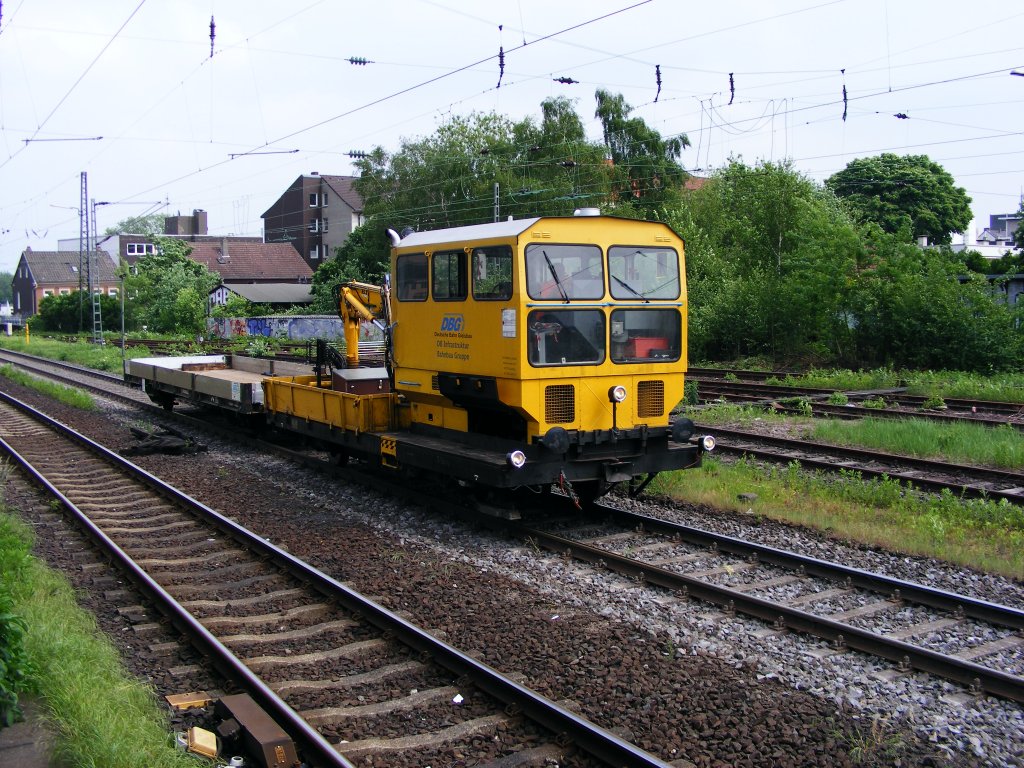 Ein Arbeitszug der  Deutsche Bahn Gleisbau  ist am 16.05.2008 im Bahnhof von Herne unterwegs.