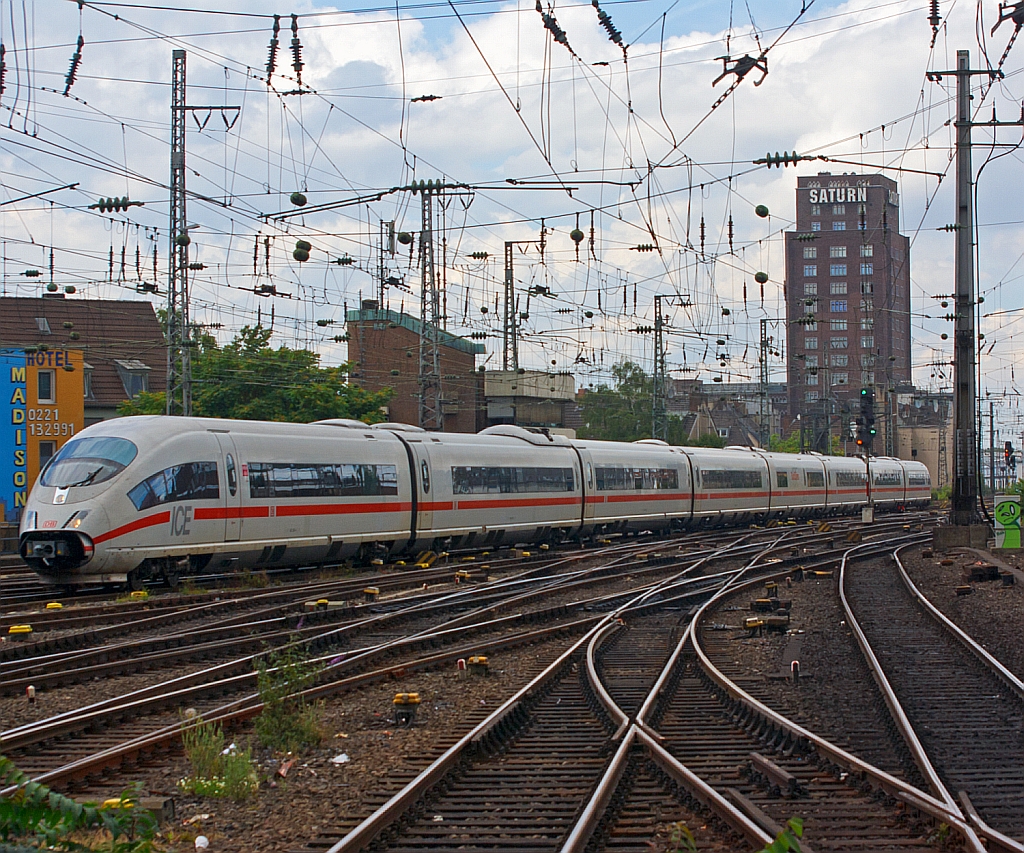 Ein ICE 3 bei der Einfahrt in den Hbf Kln am 07.07.2012