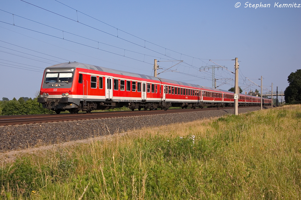 Ein Kreuzfahrersonderzug in Vietznitz und fuhr in Richtung Wittenberge weiter und geschoben hatte die 112 133-4. 08.07.2013