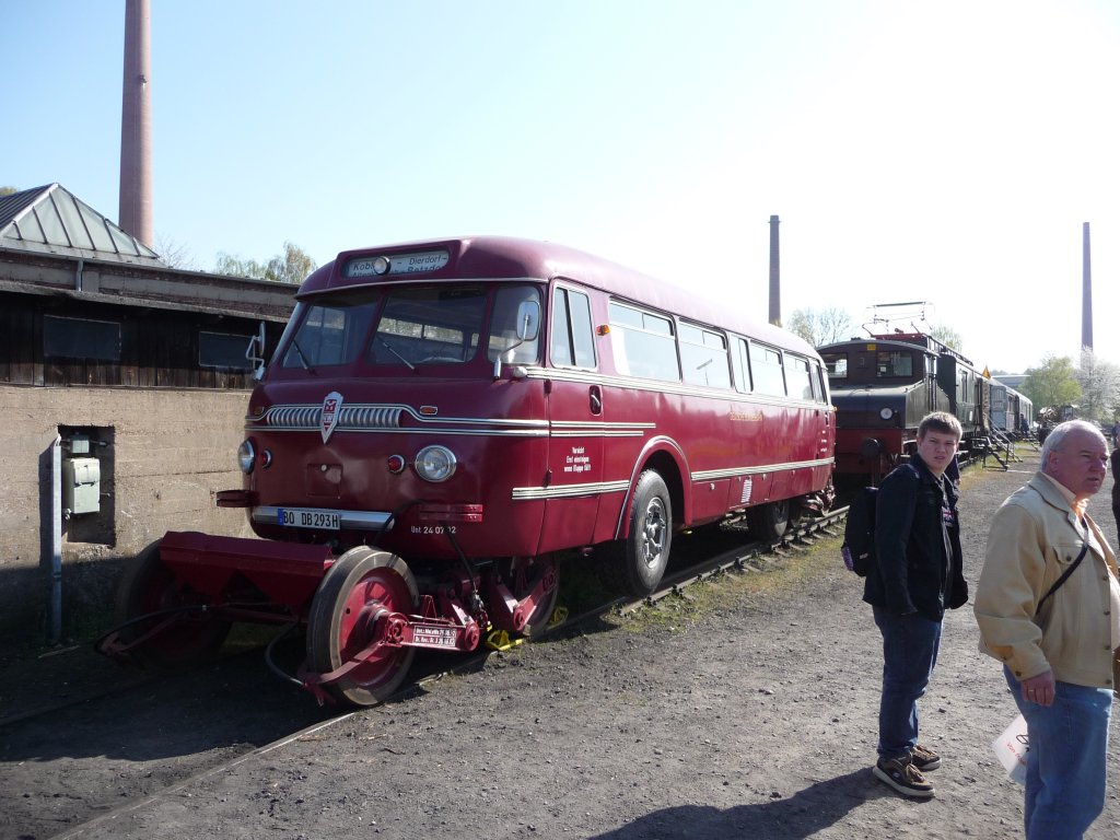 Ein Schi-Stra-Bus im DGEG-Museum Bocum-Dahlhausen am 18.04.2010.