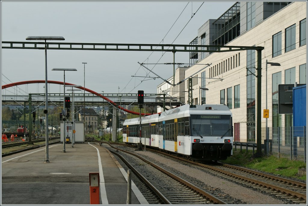 Ein Thurbo Regionalzug macht sich in Konstanz auf den nicht sehr langen Weg nach Kreuzlingen.
8. April 2011  