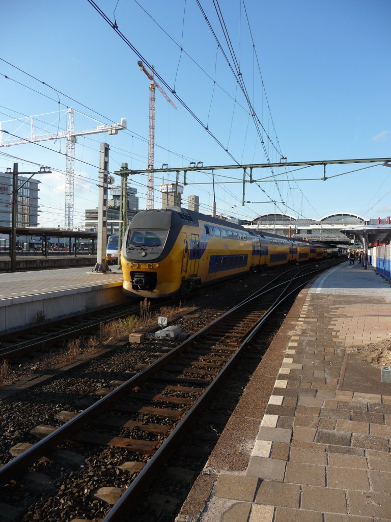 Ein VIRM-Triebwagen im Bahnhof Utrecht. 26.10.2011