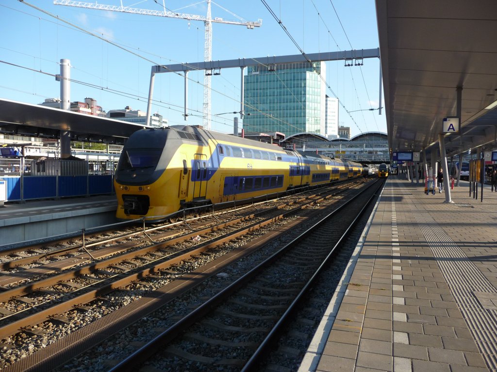 Ein VIRM-Triebwagen im Bahnhof Utrecht. 26.10.2011