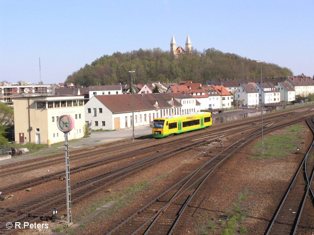 Ein VT der OberpfalzBahn verlsst Schwandorf. 27.04.07