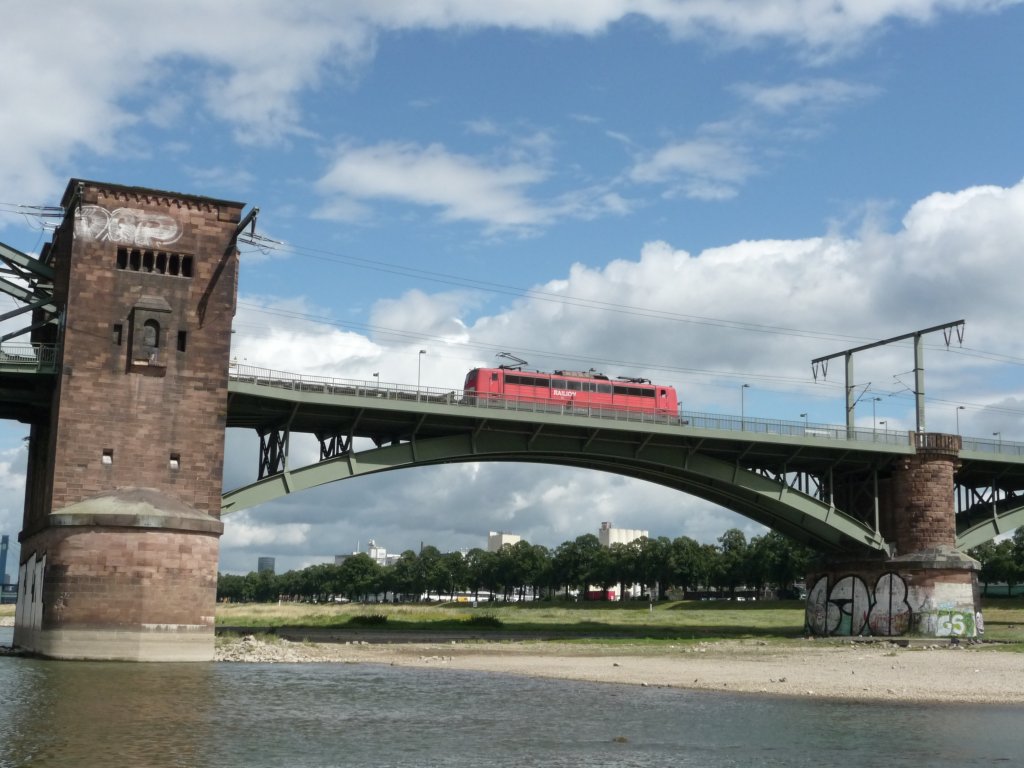 Eine 151er auf der Sdbrcke. 06.08.2012