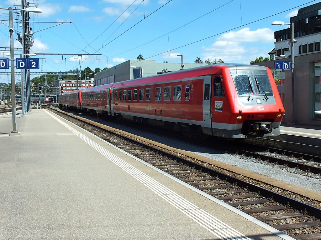 Einige Minuten nach dem ersten Zusammentreffen in Singen, wurde 611 015 am 31.7.13 im Bahnhof Schaffhausen noch ein zweites Mal angetroffen.